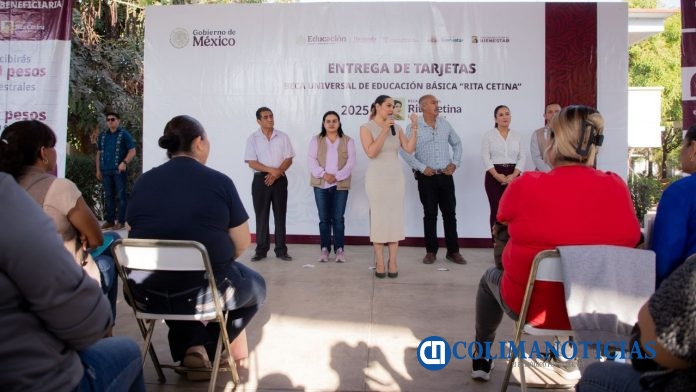 Avanza en Colima la dispersión de tarjetas de Beca 'Rita Cetina'; Indira acompaña entrega en La Villa (2)