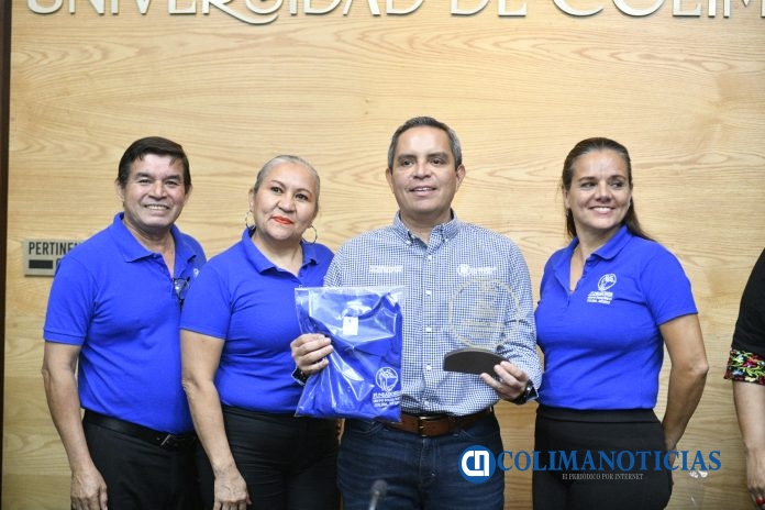Destaca rector la disciplina del Grupo Folclórico Fundadores_b