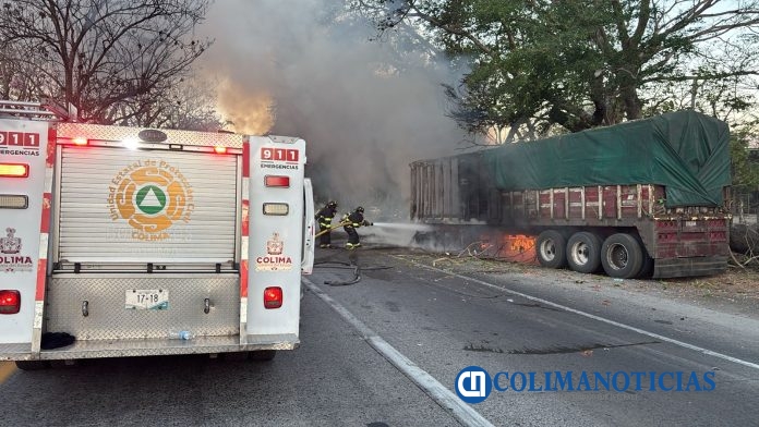 Muere conductor de trailer calcinado