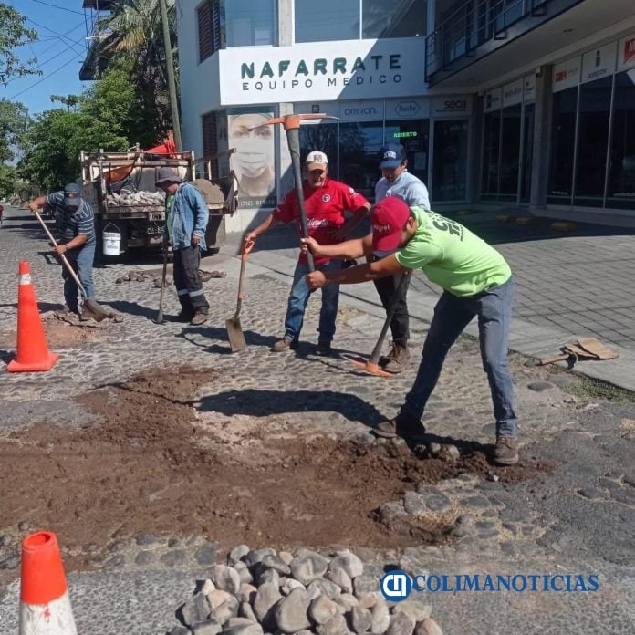 Realizan mantenimiento correctivo en la calle Cruz Campos de la colonia El Diezmo (2)