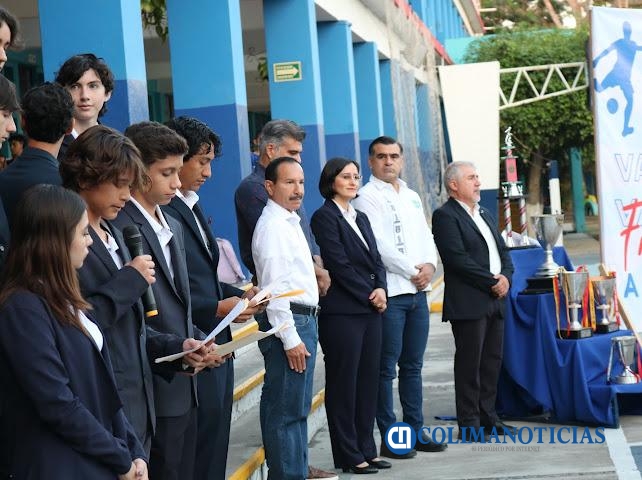 Riult Rivera abandera los equipos que participarán en los Juegos Intersalecianos, en León (3)