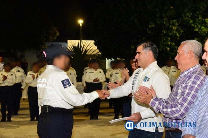 Riult Rivera entrega de bonos salariales