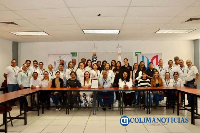 Tey firma convenios con el Tec de Colima