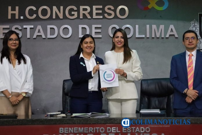Ante el Pleno del Congreso del Estado, Infocol rinde su informe anual de labores (2)