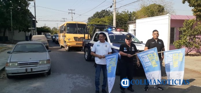Auxilia el ayuntamiento a colonias populares con traslados a balnearios