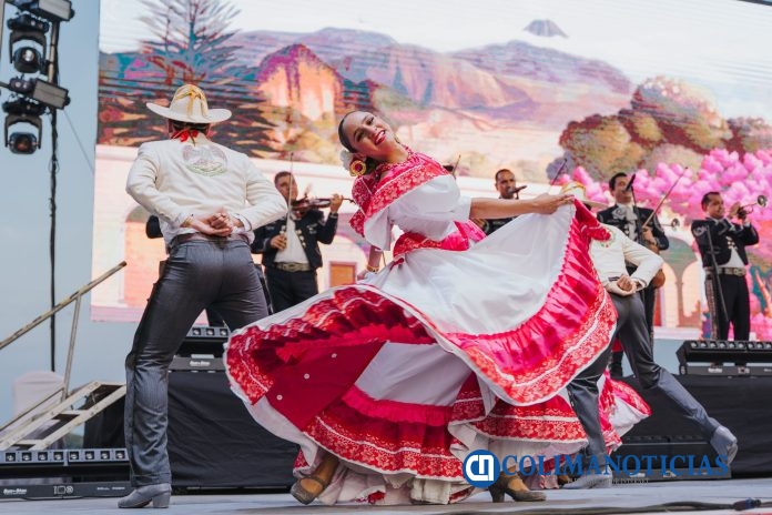 Ballet Folklórico y Mariachi de la UdeC brillan en La Cumbre del Mariachi 2025_h