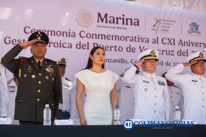 En Manzanillo, Indira asiste a ceremonia por aniversario de la Gesta Heroica del Puerto de Veracruz (3)