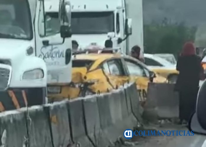 3 vehículos implicados en accidente por el libramiento El Naranjo