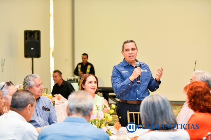 Celebran a mamás jubiladas de la UdeC, por su día_Rector