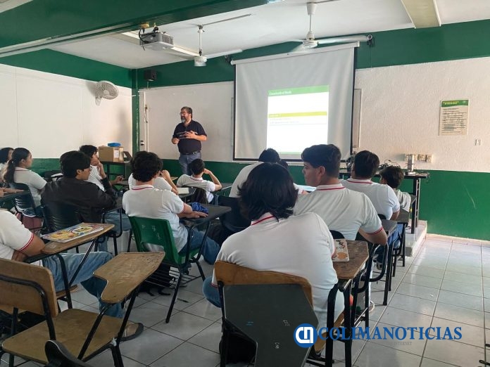 Conocen bachilleres opciones de estudio para licenciatura