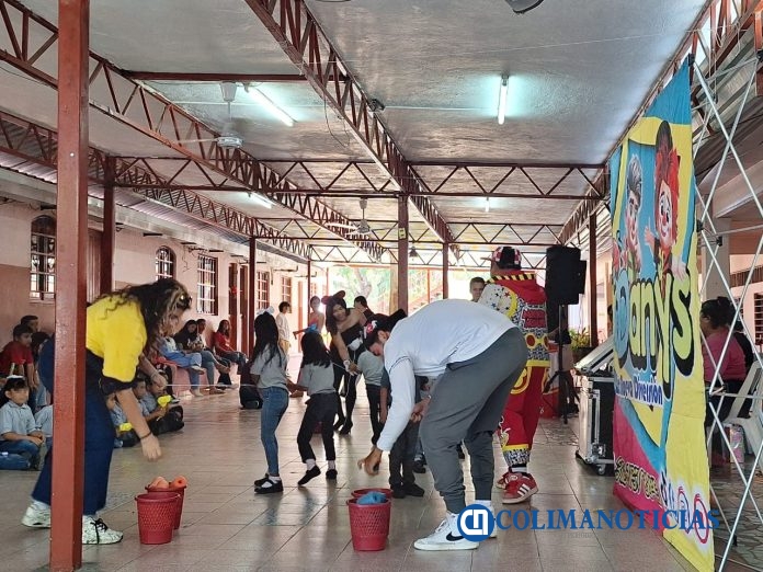 Conviven bachilleres con niñas y niños del albergue San José de los Huérfanos