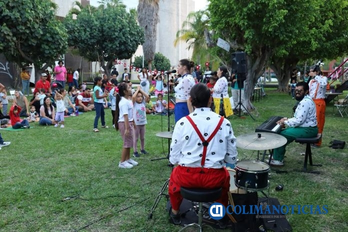 Cultura Colima celebró a la niñez con huateque artístico (2)