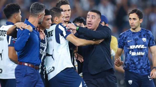 Demichelis y Juárez se dan con todo; protagonizan pelea al final del Rayados vs Pumas