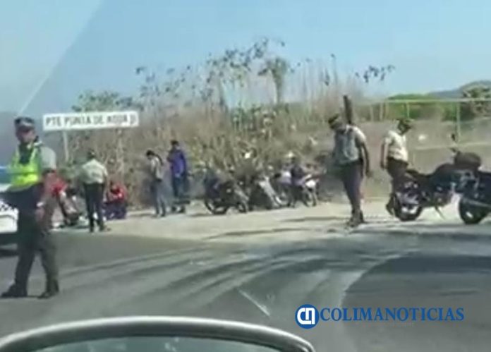Dos motociclistas lesionados en el libramiento El Naranjo de Manzanillo