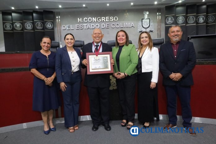 Galardona LXI Legislatura a docentes (4)