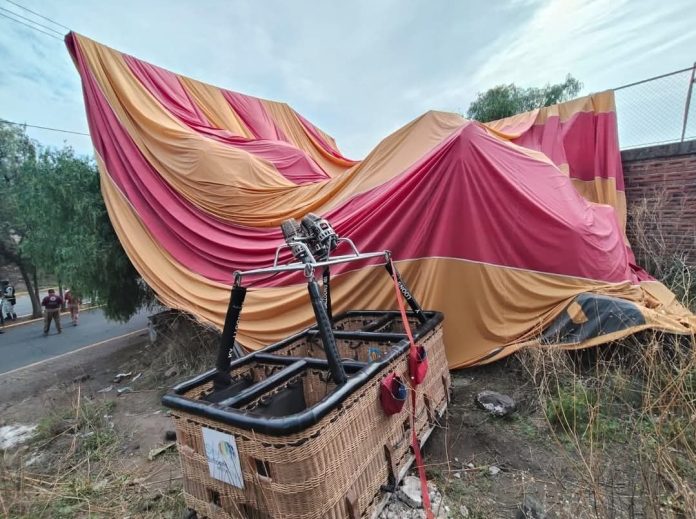 Globo aerostático se desplomó en San Martín de las Pirámides, Teotihuacán, Estado de México
