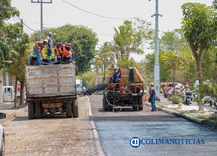 Gobierno del Estado culmina pavimentación de Calzada Aguilar en Coquimatlán