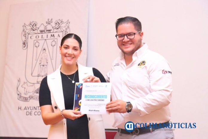 Imparte Gobierno Municipal de Colima capacitación sobre Marketing (2)