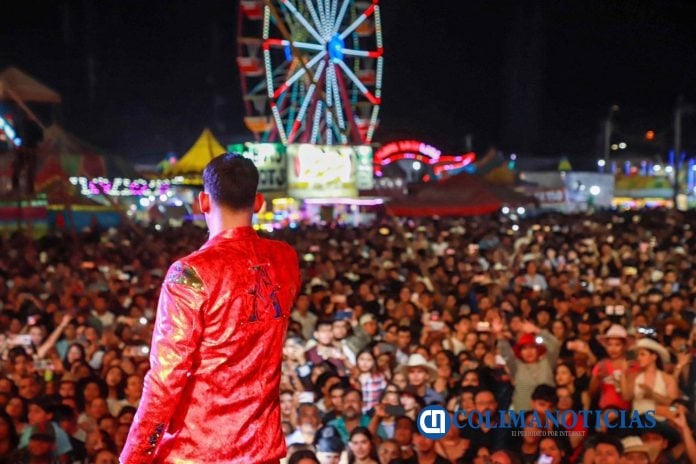 La Arrolladora Banda el Limón las Fiestas de Mayo 2025 (2)