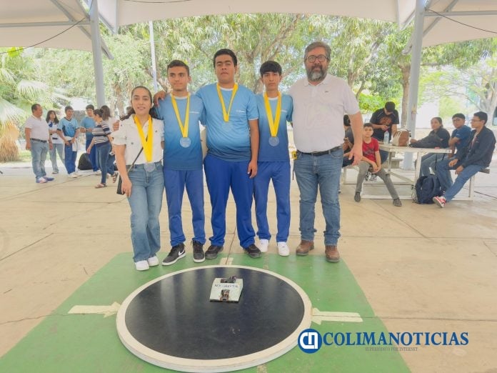 Realizan competencia de SumoBots en la FIME_c