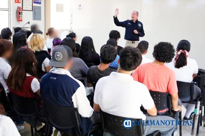 SSP Colima imparte charla en el CBTIS 19