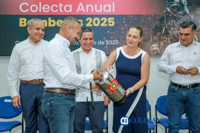 Se suma UdeC a la Colecta anual de Bomberos 2025