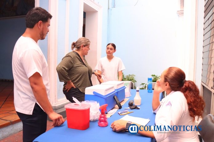 jornada de vacunación en el edificio del Ayuntamiento de Colima (3)