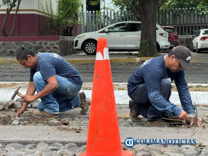 Ayuntamiento de Colima fortalece trabajos de bacheo (2)