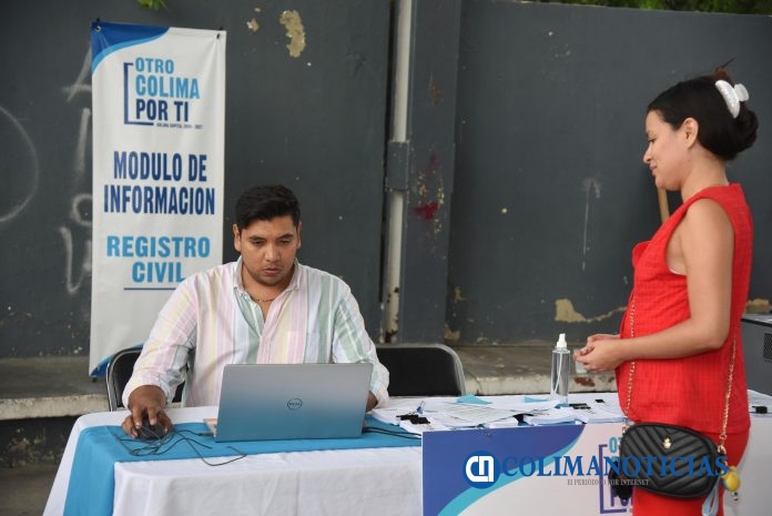 Ayuntamiento de Colima lleva feria de servicios a la Infonavit La Estancia