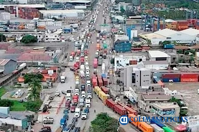 Contenedores y cargas se encuentran detenidos y con retrasos críticos en el puerto de Manzanillo