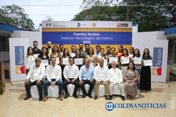 Egresados del TecNM reciben Premio Ternium (6)