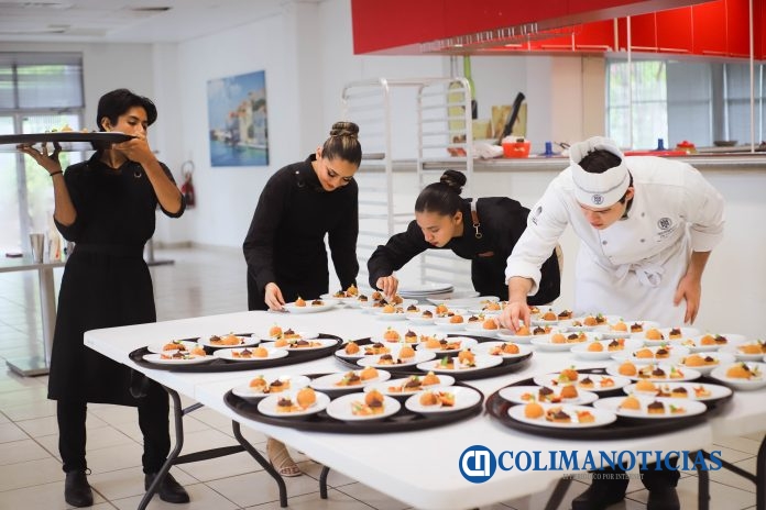 Estudiantes realizan cena española-mexicana, en Manzanillo_a