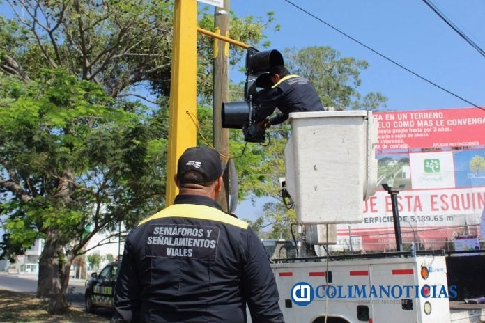 Gobierno de Riult Rivera atiende de manera oportuna reportes de fallas en semáforos