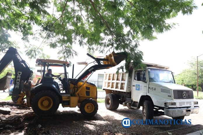 Gobierno de Riult Rivera atiende problemática en calles de colonia La Rivera (3)