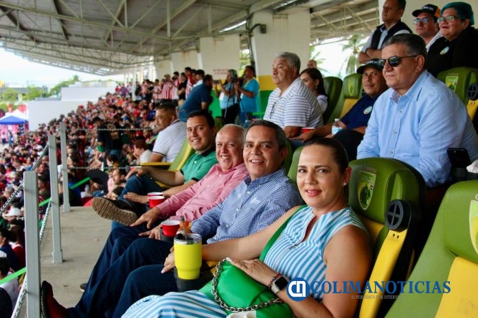 Rector asiste a partido de preparación Chivas-Tapatío