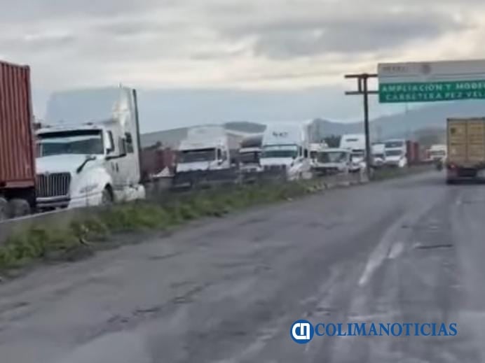 Saturado el tramo carretero Puerto-Jalipa de Manzanillo