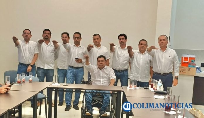 Toman protesta integrantes de la nueva mesa directiva del Colegio de Ingenieros y Arquitectos de Tecomán (2)