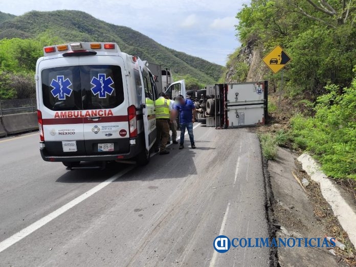 UEPC alerta por accidente en autopista Colima-Manzanillo, a la altura de La Salada