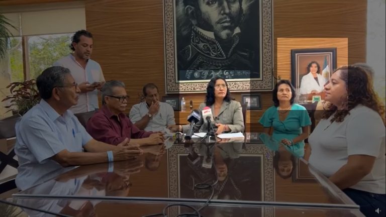 La alcaldesa morenista de Acapulco, Abelina López gasta más de 300 mil pesos en retratos oficiales
