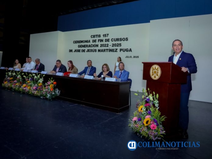Asiste rector a graduación del CBTIS 157 (1)