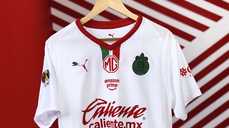 Chivas presentó su nueva camiseta de visitante