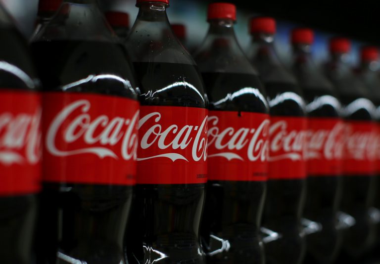 El presidente Trump, anuncia que Coca-Cola cambiará a azúcar de caña en sus productos de EE.UU.