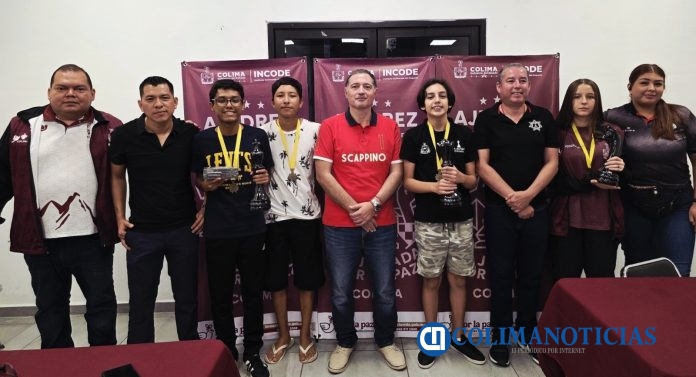 Cristian Dolores Rodríguez, campeón del Primer Torneo de Ajedrez