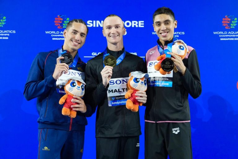 El mexicano Diego Villalobos gana medalla de bronce en Mundial de natación artística