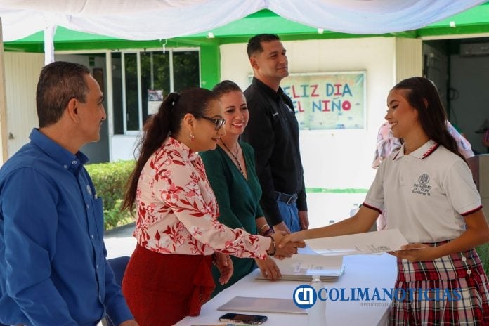 Egresan de bachillerato jóvenes de Madrid y Cerro de Ortega_Bach 19_b