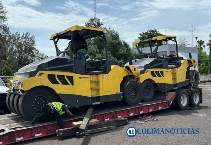 Entrega la SICT “trenes de pavimentación