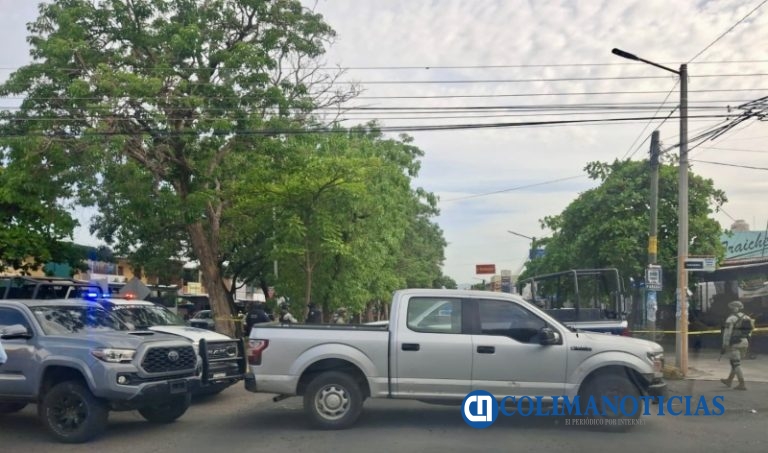 Ejecutan a un hombre dentro de un negocio sobre la avenida Benito Juárez en Villa de Álvarez