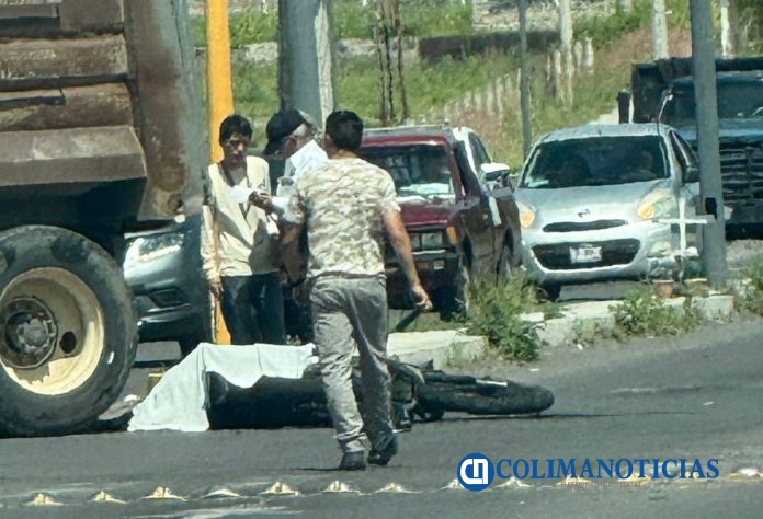 Fallece motociclista durante fuerte accidente a la salida rumbo a Minatitlán en Villa de Álvarez