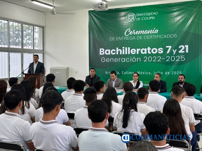Graduaciones en los bachilleratos 31, 21 y 7 de Armería_k