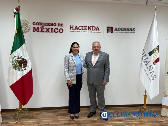 Indira Vizcaíno y titular de la Agencia Nacional de Aduanas